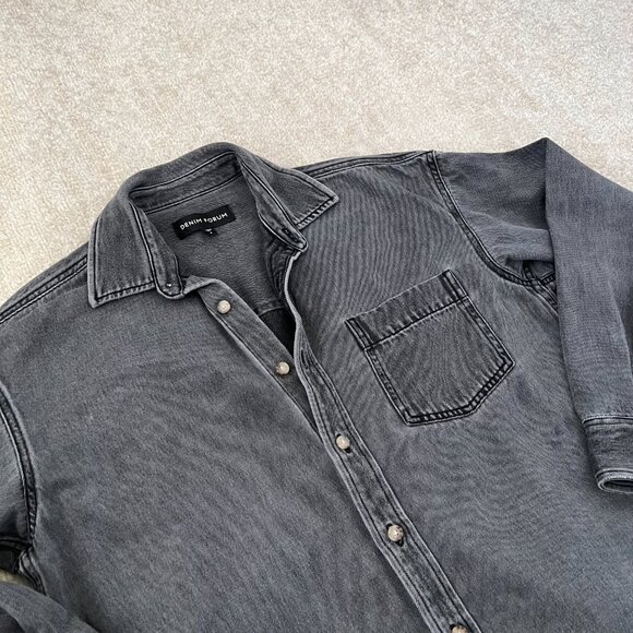 Aritzia Denim Forum The 80s Comfy Oversize Denim Button Up Shirt Top S - Picture 3 of 10